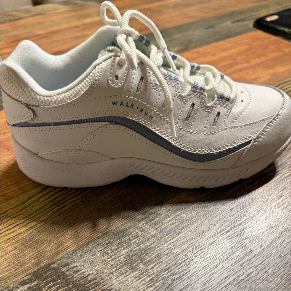 Easy Spirit Romy Women’s Classic Walking Sneakers size 7 white & blue Lace up